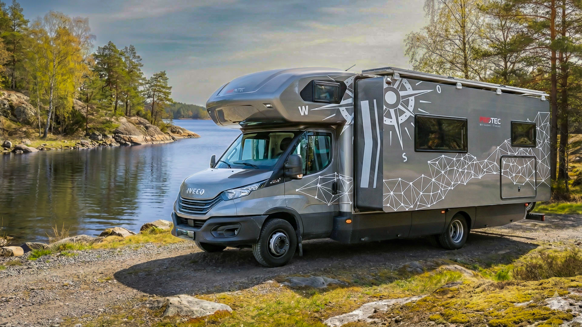 PROTEC Q18 auf Iveco Daily an einem Waldsee – 10 Jahre Q18 Jubiläum